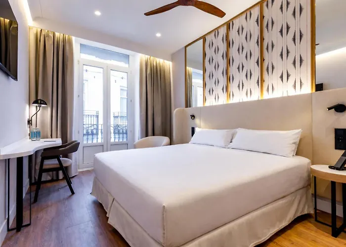 3 SterneHotel Petit Palace Plaza De La Reina